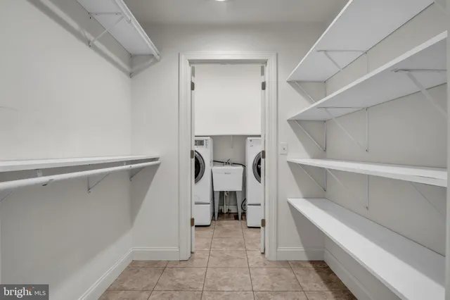 $475,000 | 6 Jamestown Square, Mechanicsburg, PA 17050