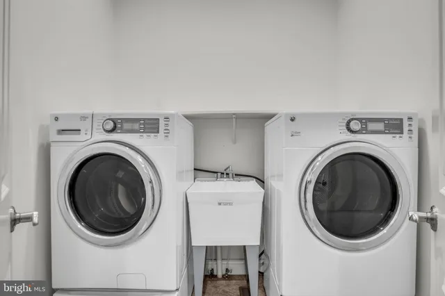 $475,000 | 6 Jamestown Square, Mechanicsburg, PA 17050