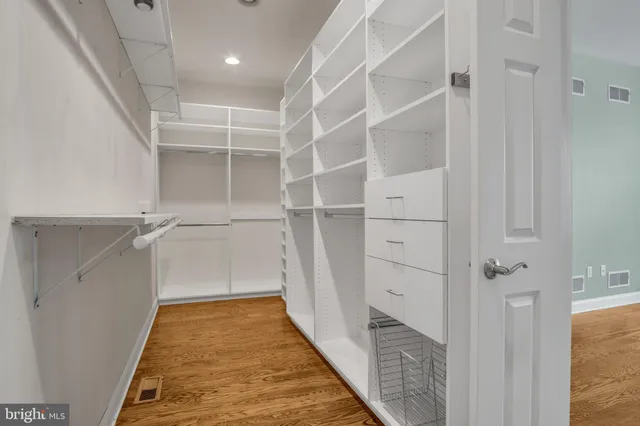 $475,000 | 6 Jamestown Square, Mechanicsburg, PA 17050