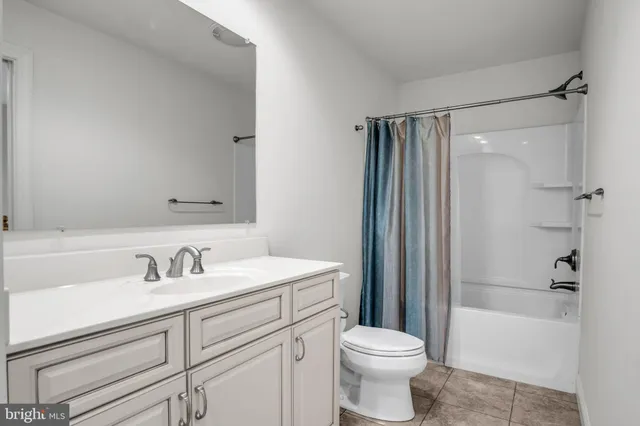 $475,000 | 6 Jamestown Square, Mechanicsburg, PA 17050