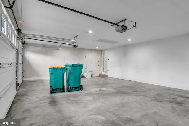 $475,000 | 6 Jamestown Square, Mechanicsburg, PA 17050