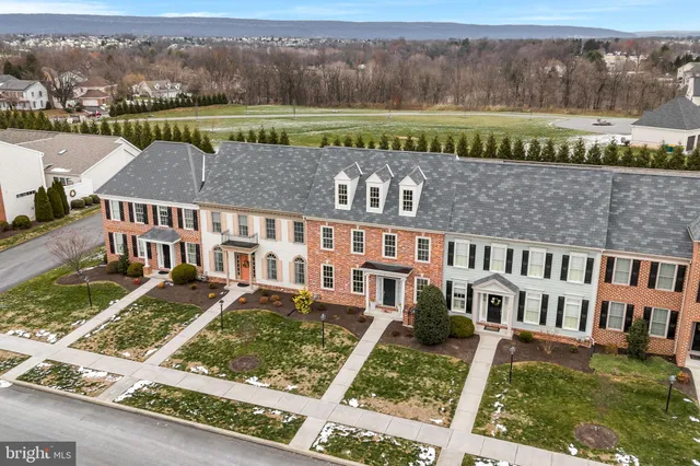 $475,000 | 6 Jamestown Square, Mechanicsburg, PA 17050