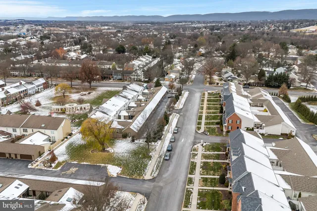 $475,000 | 6 Jamestown Square, Mechanicsburg, PA 17050