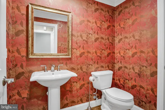 $475,000 | 6 Jamestown Square, Mechanicsburg, PA 17050