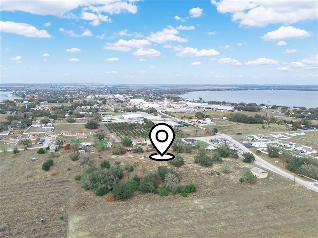 9th Street West Frostproof, FL 33843 - Photo 11 of 12 a view of a city