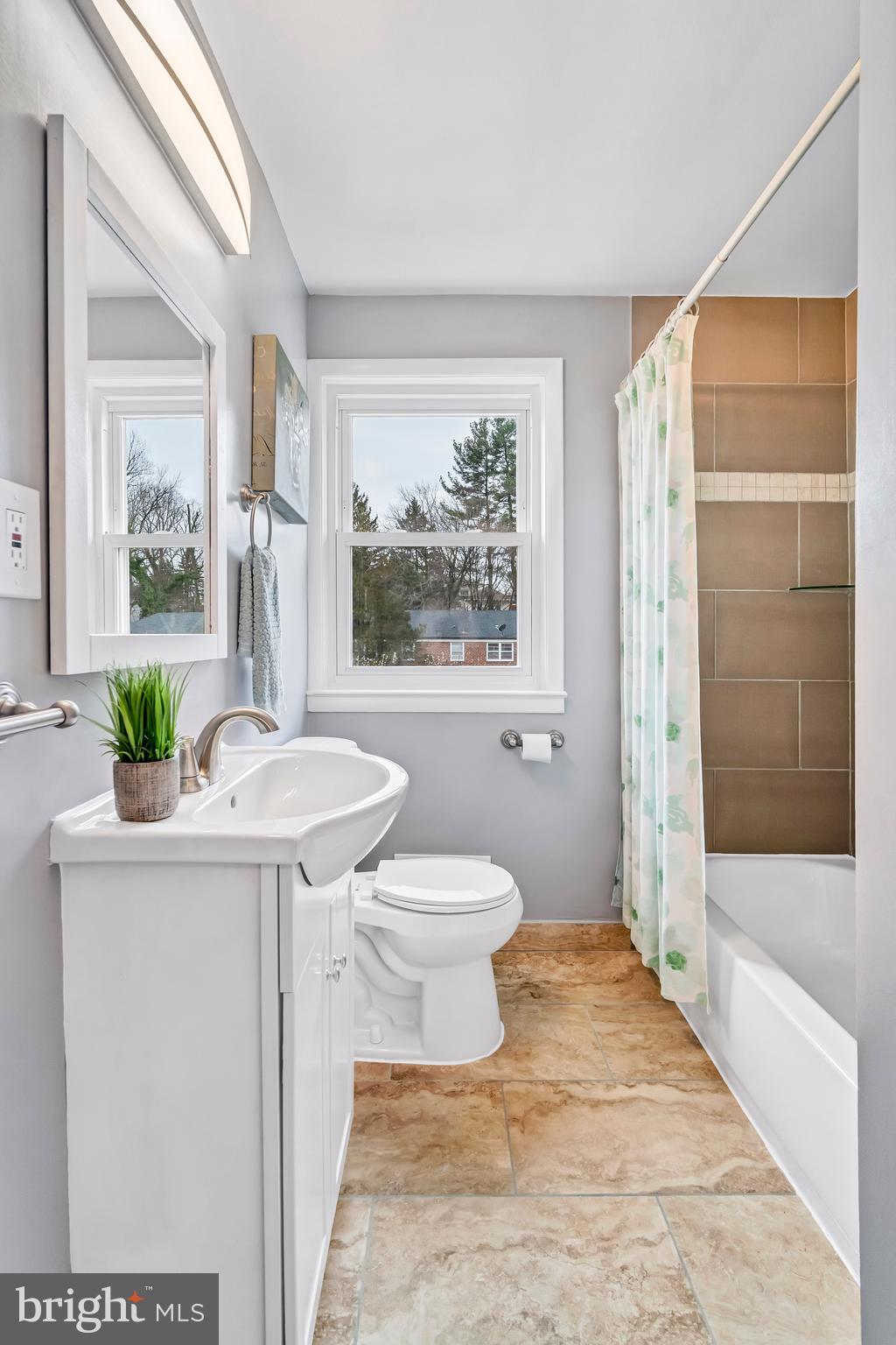 820 Reverdy Road Baltimore, MD 21212 - Photo 20 of 37 Full Bathroom