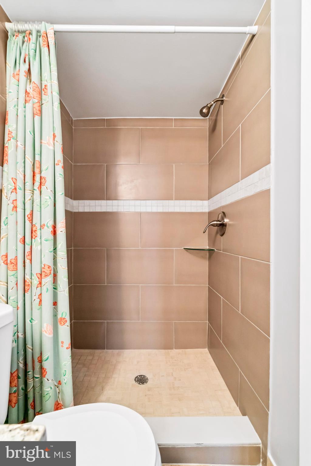 820 Reverdy Road Baltimore, MD 21212 - Photo 33 of 37 Full Bathroom