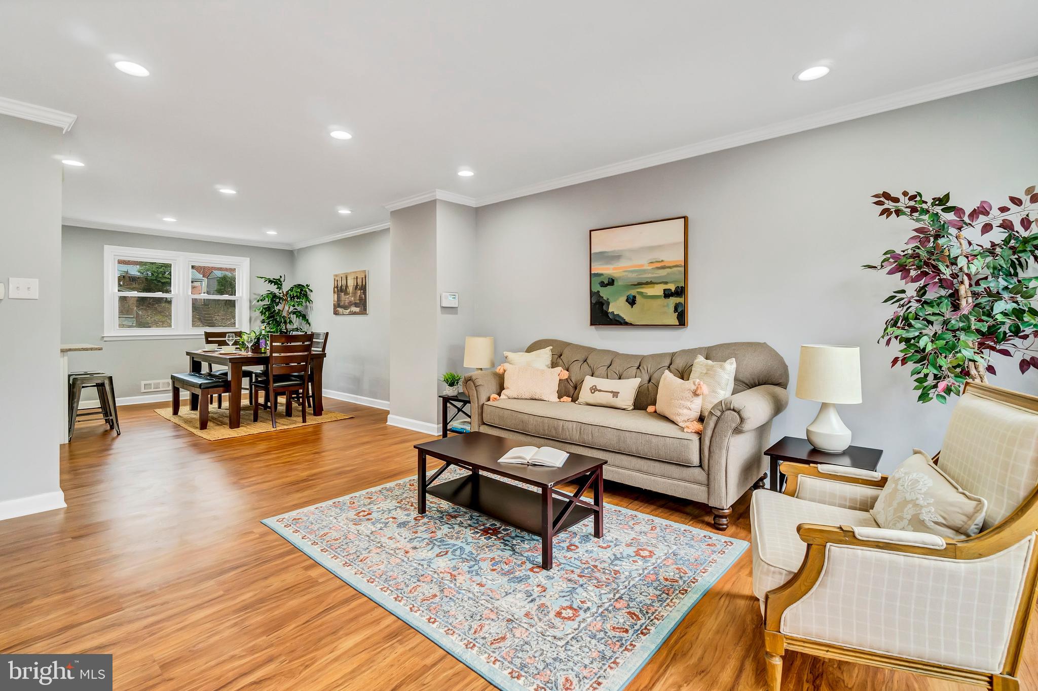 820 Reverdy Road Baltimore, MD 21212 - Photo 6 of 37 Living Room