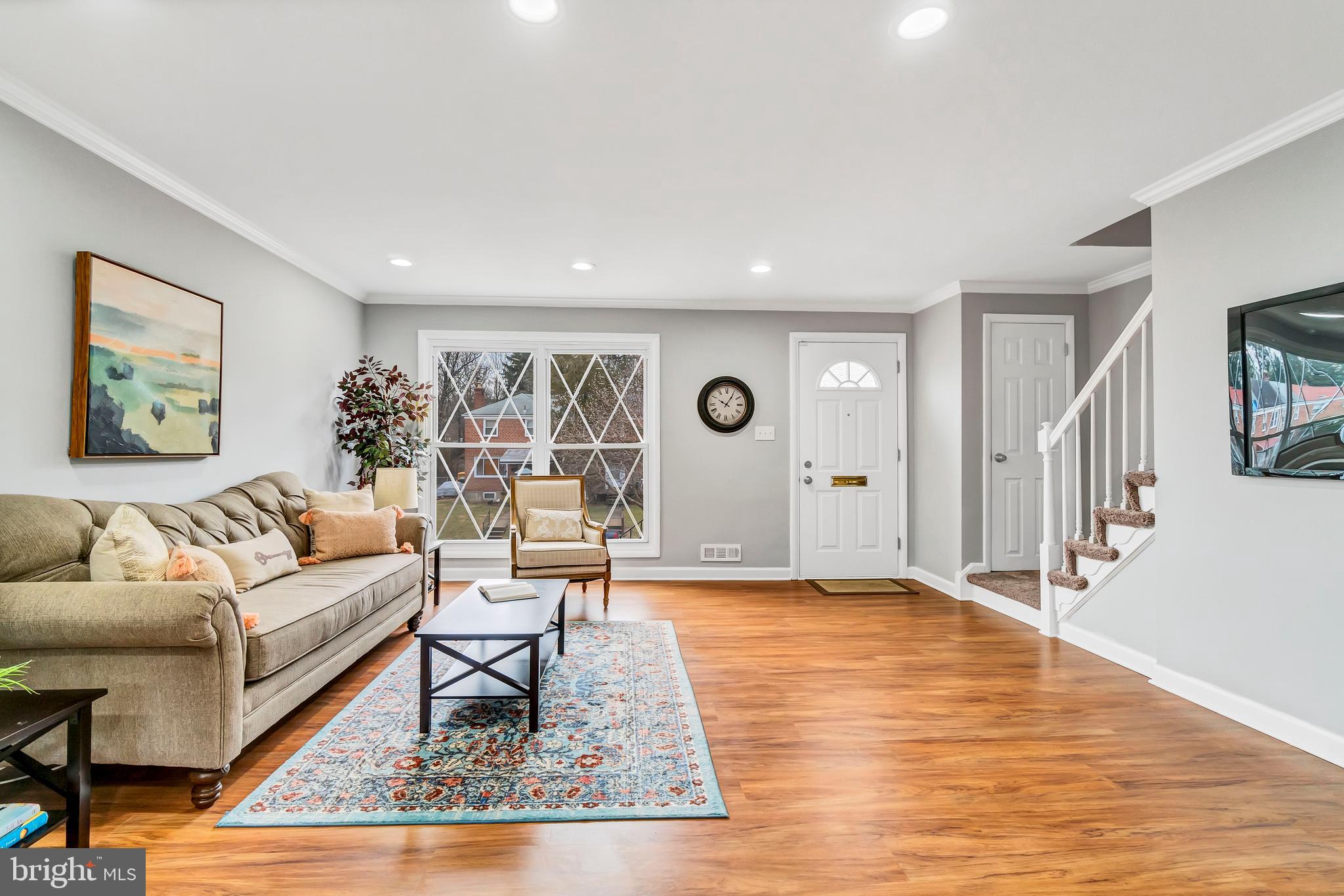 820 Reverdy Road Baltimore, MD 21212 - Photo 7 of 37 Living Room