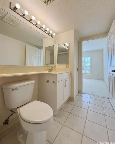 $2,595 | 3075 Ala Poha Place, Unit 1704, Honolulu, HI 96818