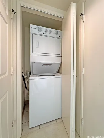 $2,595 | 3075 Ala Poha Place, Unit 1704, Honolulu, HI 96818