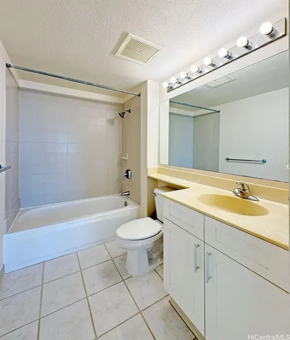 $2,595 | 3075 Ala Poha Place, Unit 1704, Honolulu, HI 96818