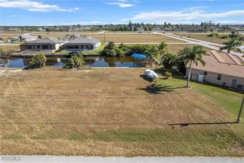 $195,000 | 1209 Northwest 33rd Avenue, Cape Coral, FL 33993