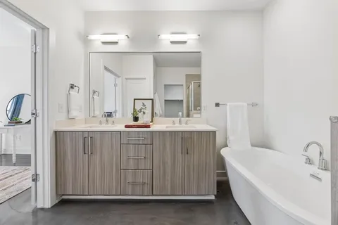 $450,000 | 5710 McCommas Boulevard, Unit 101, Dallas, TX 75206