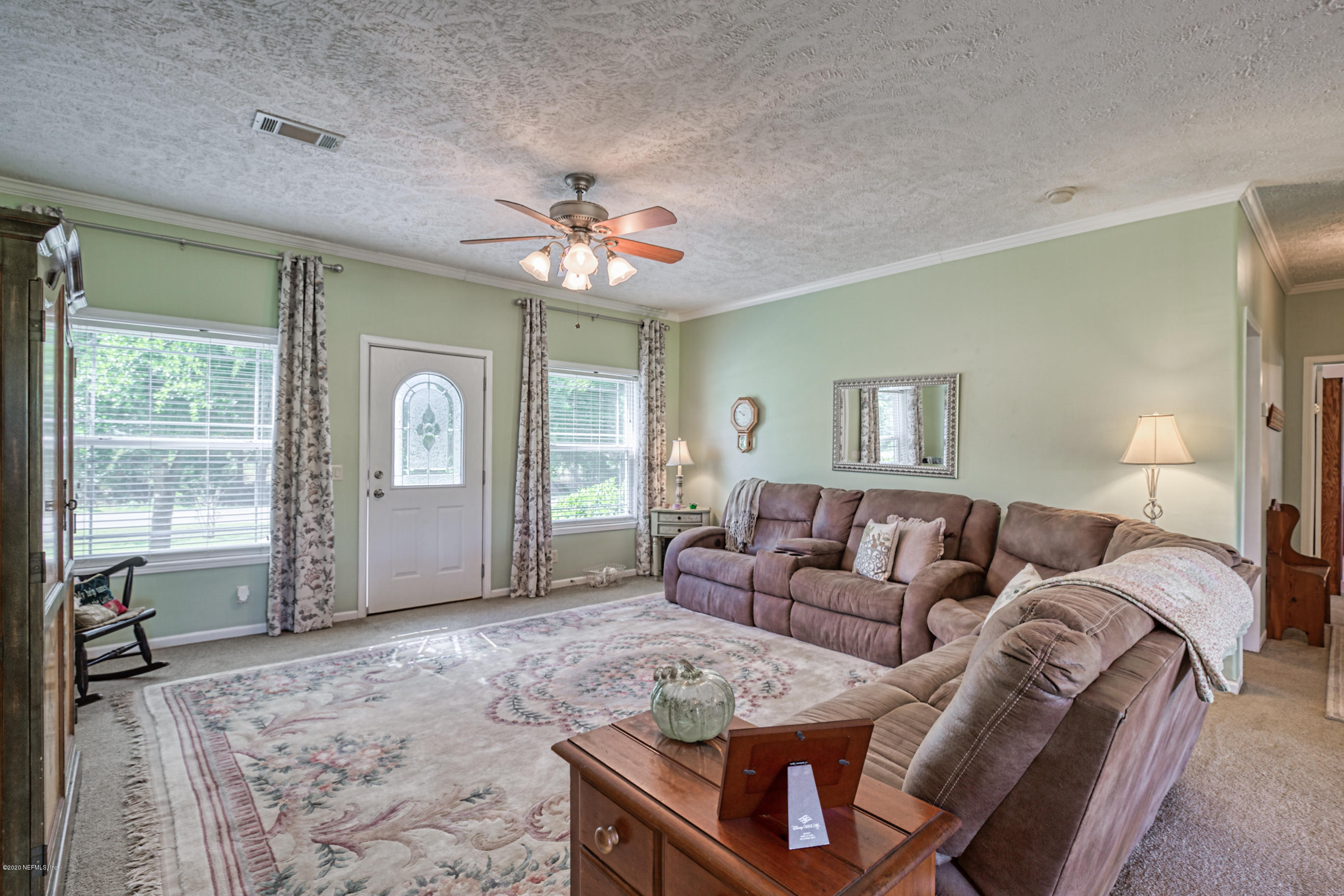 17754 Andrews Road Hilliard, FL 32046 - Photo 2 of 29 family room