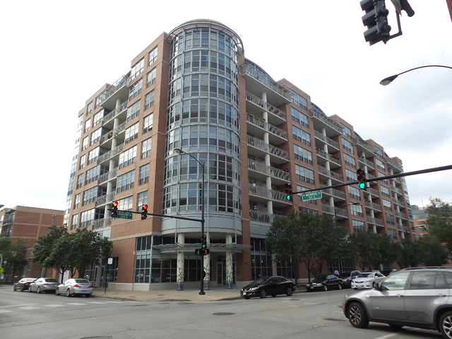 1200 West Monroe Street, Unit 803 Chicago, IL 60607 - Photo 1 of 12 a front view of a building