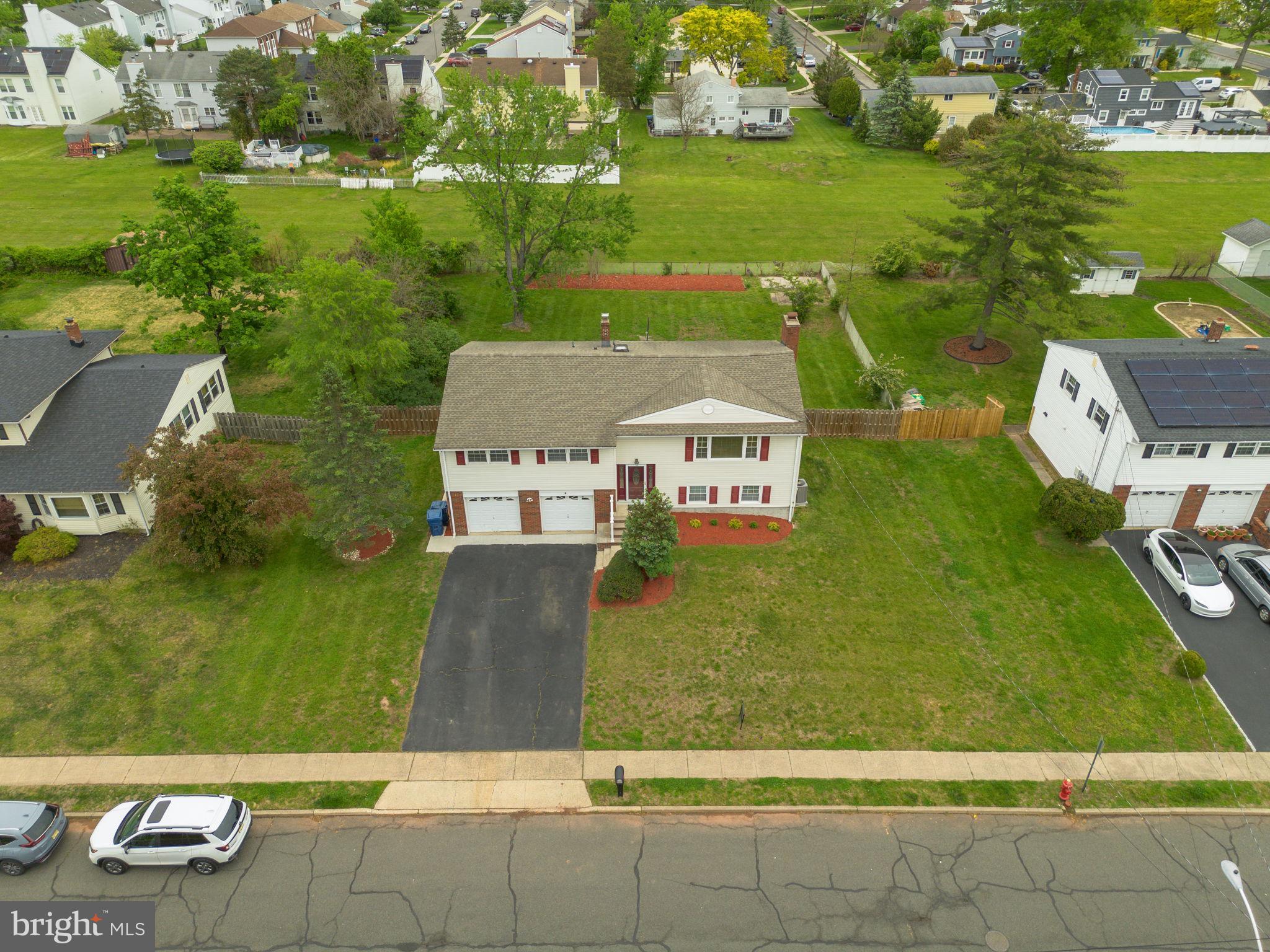 1305 Carlisle Road North Brunswick, NJ 08902 - Photo 3 of 32 Large oversized lot