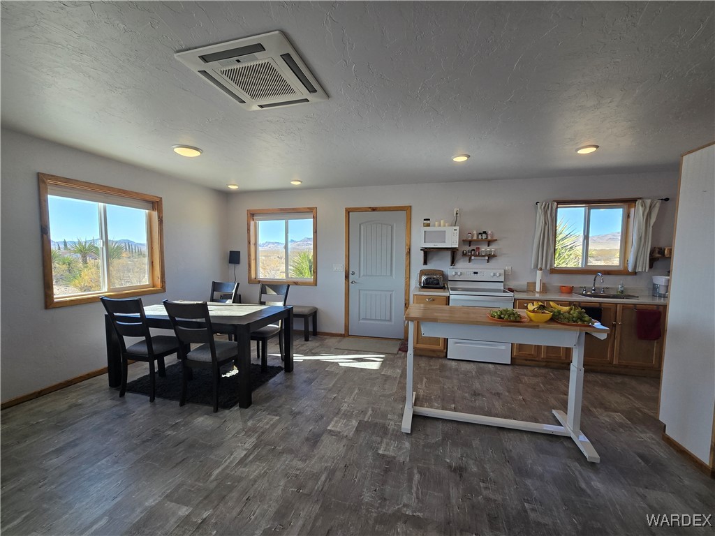 4937 Eden Road Golden Valley, AZ 86413 - Photo 35 of 97 Dining Area