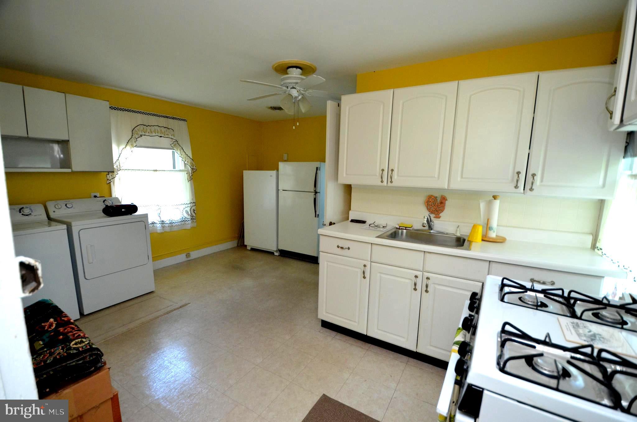 1416 Wrighton Road Lothian, MD 20711 - Photo 17 of 49 Kitchen