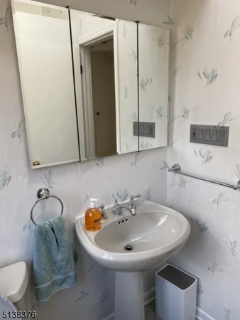 $3,400 | 530 East Passaic Avenue, Unit 1, Bloomfield, NJ 07003