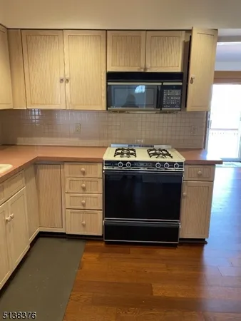 $3,400 | 530 East Passaic Avenue, Unit 1, Bloomfield, NJ 07003