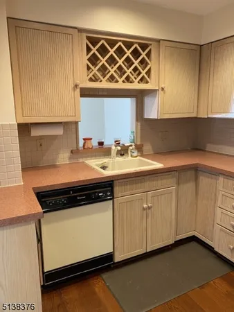 $3,400 | 530 East Passaic Avenue, Unit 1, Bloomfield, NJ 07003