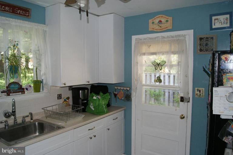 918 Kenbrook Court Silver Spring, MD 20902 - Photo 7 of 15 Kitchen #2