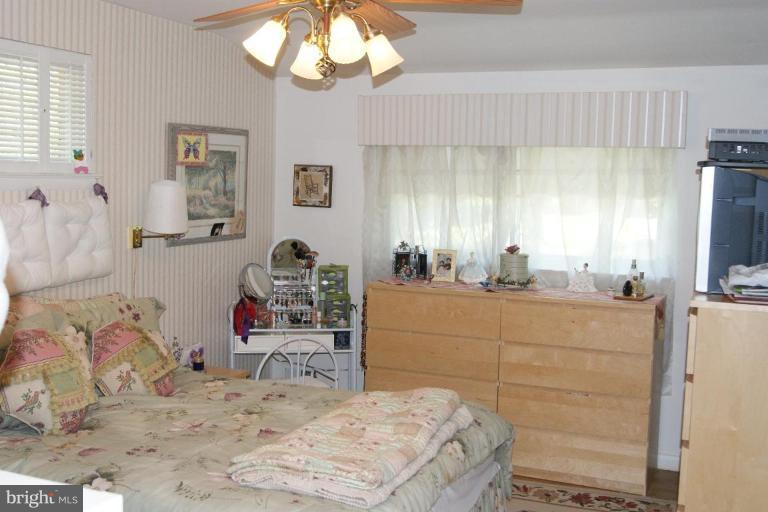 918 Kenbrook Court Silver Spring, MD 20902 - Photo 10 of 15 Master Bedroom