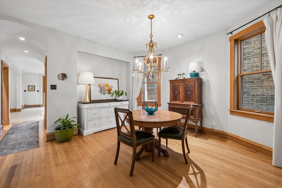 4237 North Wolcott Avenue Chicago, IL 60613 - Photo 11 of 38