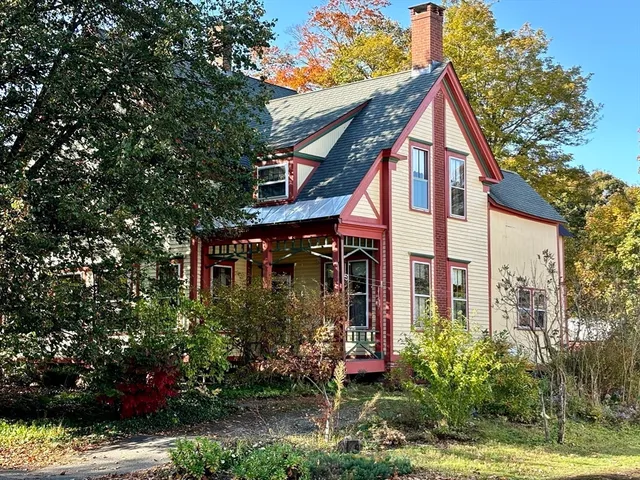 $2,250 | 527 Main Street, Unit 2, Ashfield, MA 01330