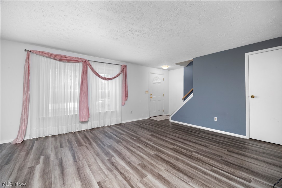 974 Wadsworth Road Medina, OH 44256 - Photo 9 of 31