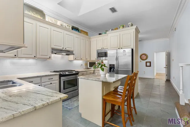 $389,000 | 7962 Wrenwood Boulevard, Unit B, Baton Rouge, LA 70809