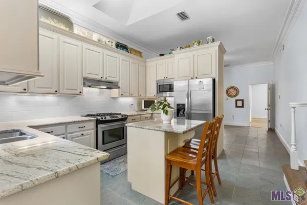 $379,000 | 7962 Wrenwood Boulevard, Unit B, Baton Rouge, LA 70809