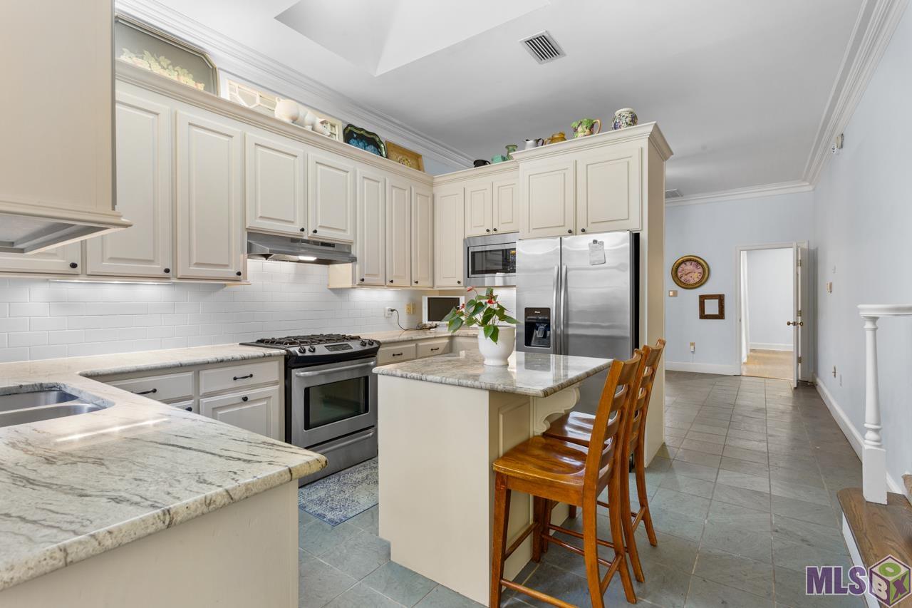 7962 Wrenwood Boulevard, Unit B Baton Rouge, LA 70809 - Photo 13 of 34