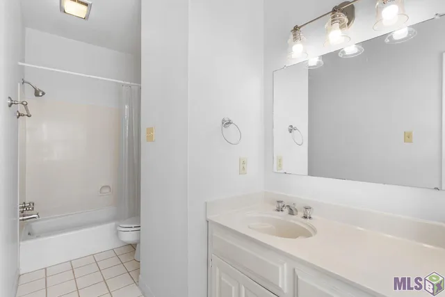 $389,000 | 7962 Wrenwood Boulevard, Unit B, Baton Rouge, LA 70809