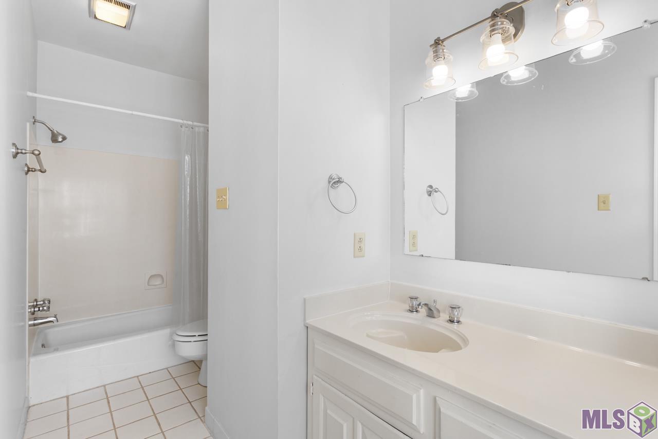 7962 Wrenwood Boulevard, Unit B Baton Rouge, LA 70809 - Photo 24 of 34