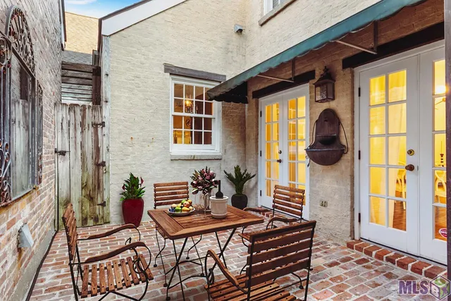 $389,000 | 7962 Wrenwood Boulevard, Unit B, Baton Rouge, LA 70809