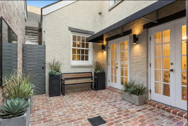 $389,000 | 7962 Wrenwood Boulevard, Unit B, Baton Rouge, LA 70809