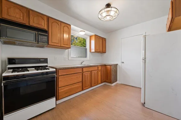 $94,900 | 12443 Georgiana Avenue, Warren, MI 48089