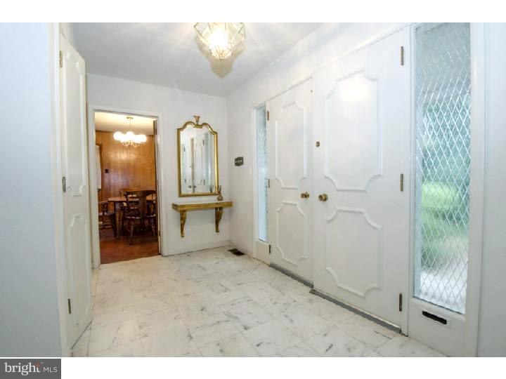 422 Levering Mill Road Merion Station, PA 19004 - Photo 4 of 20 Foyer