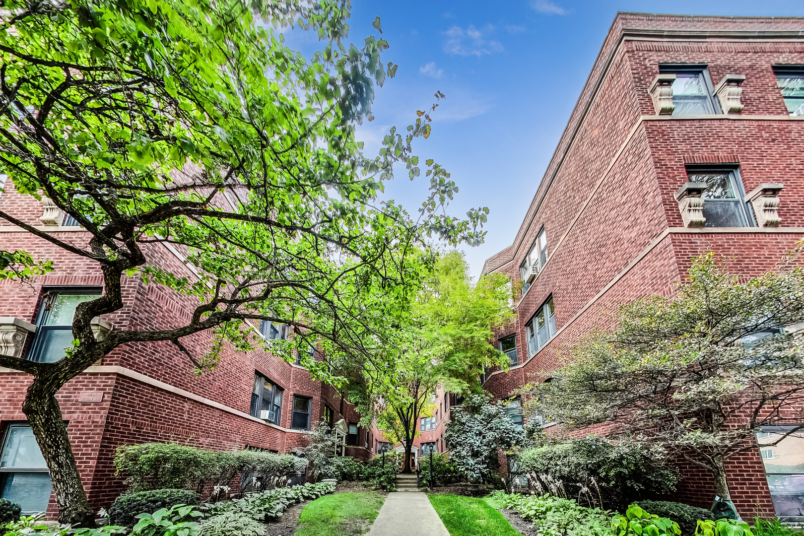 534 Sheridan Road, Unit 3B Evanston, IL 60202 - Photo 1 of 33 an aerial view of a house