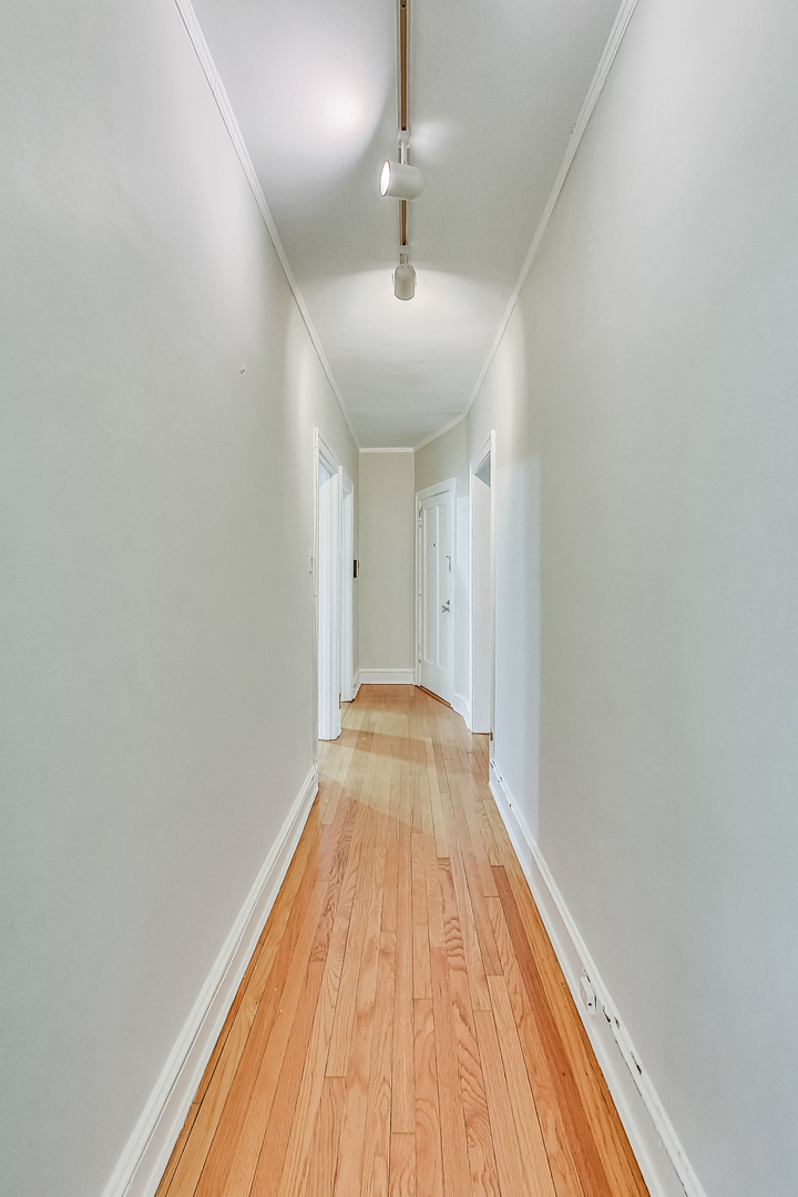 534 Sheridan Road, Unit 3B Evanston, IL 60202 - Photo 15 of 33 a view of a room with wooden floor