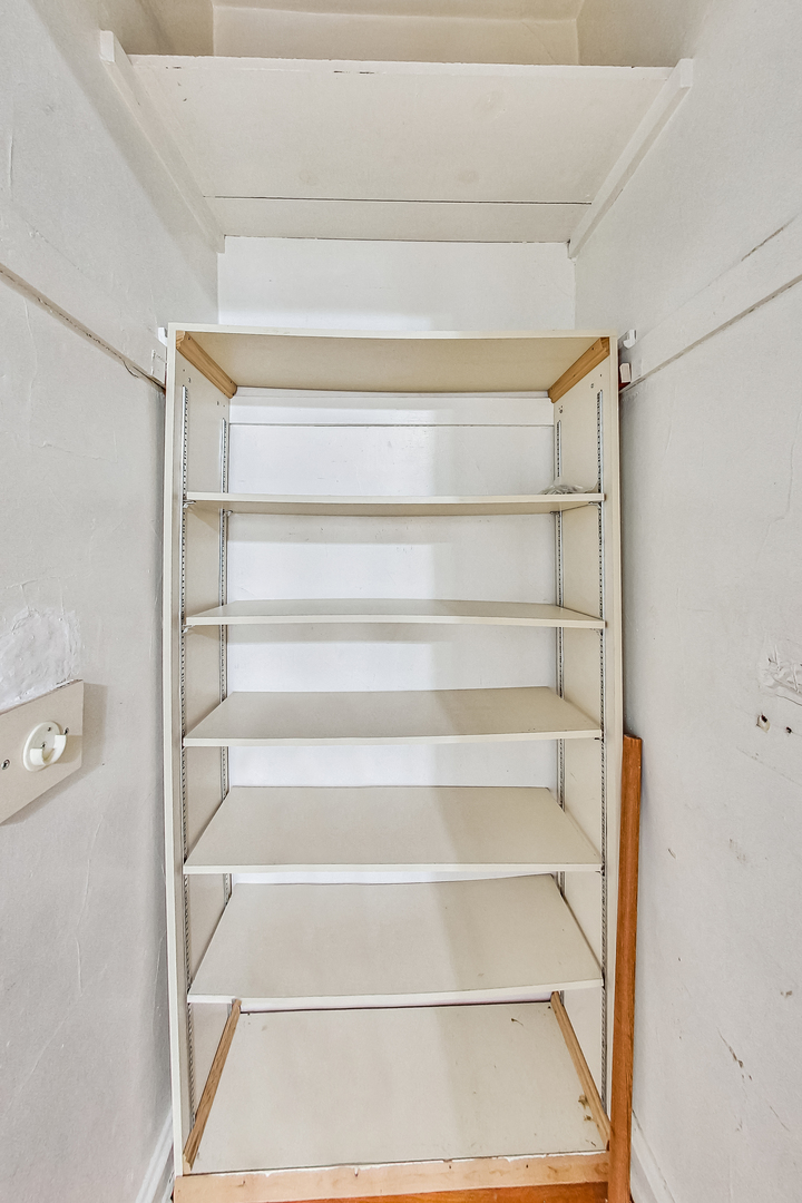 534 Sheridan Road, Unit 3B Evanston, IL 60202 - Photo 23 of 33 a view of walk in closet with empty racks