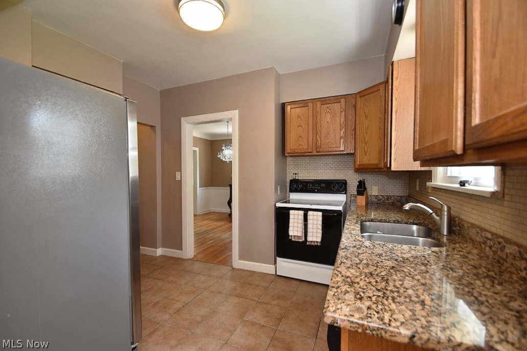 4050 Bushnell Road University Heights, OH 44118 - Photo 10 of 24 Kitchen