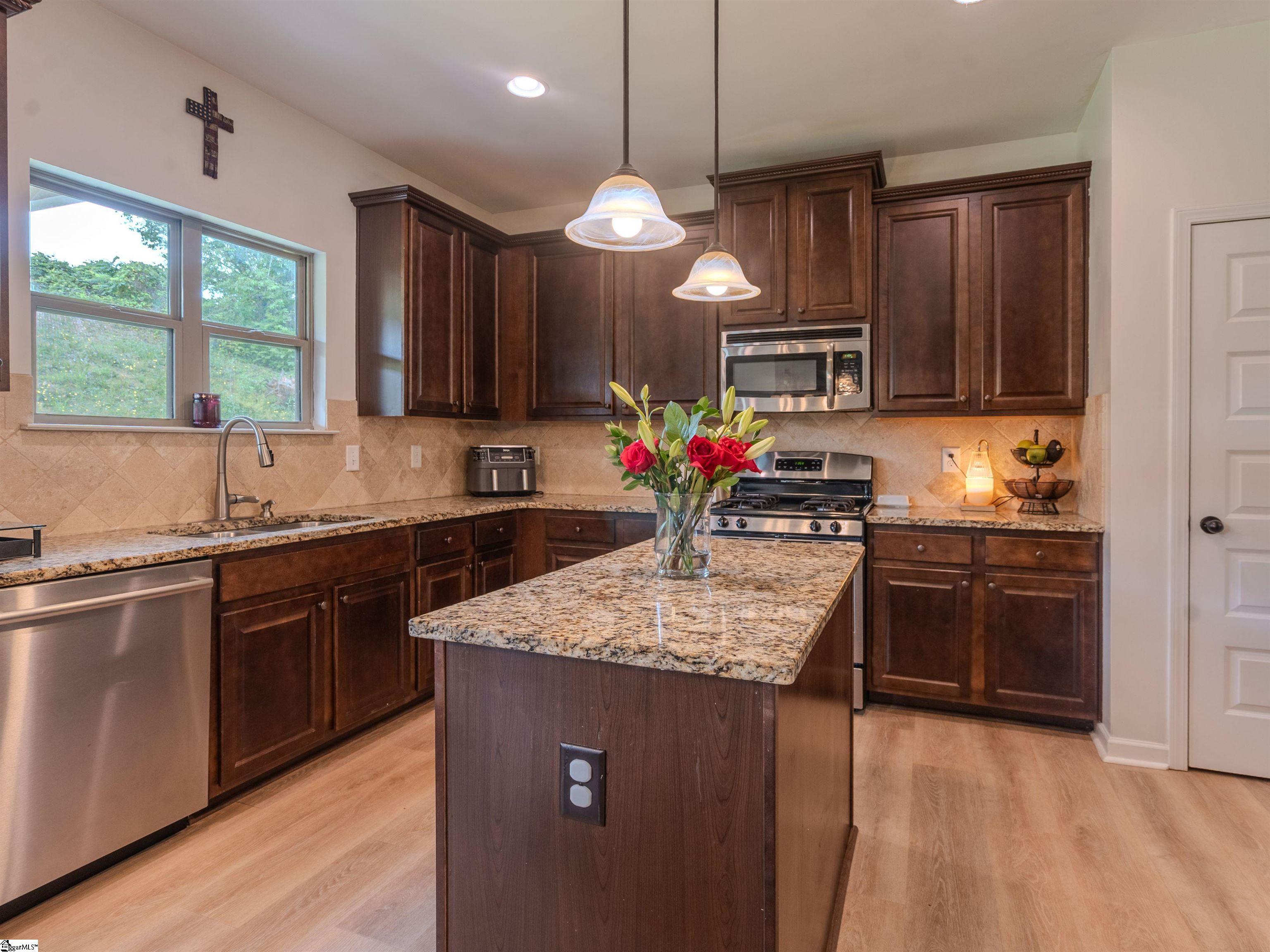 112 Border Avenue Simpsonville, SC 29680 - Photo 8 of 38