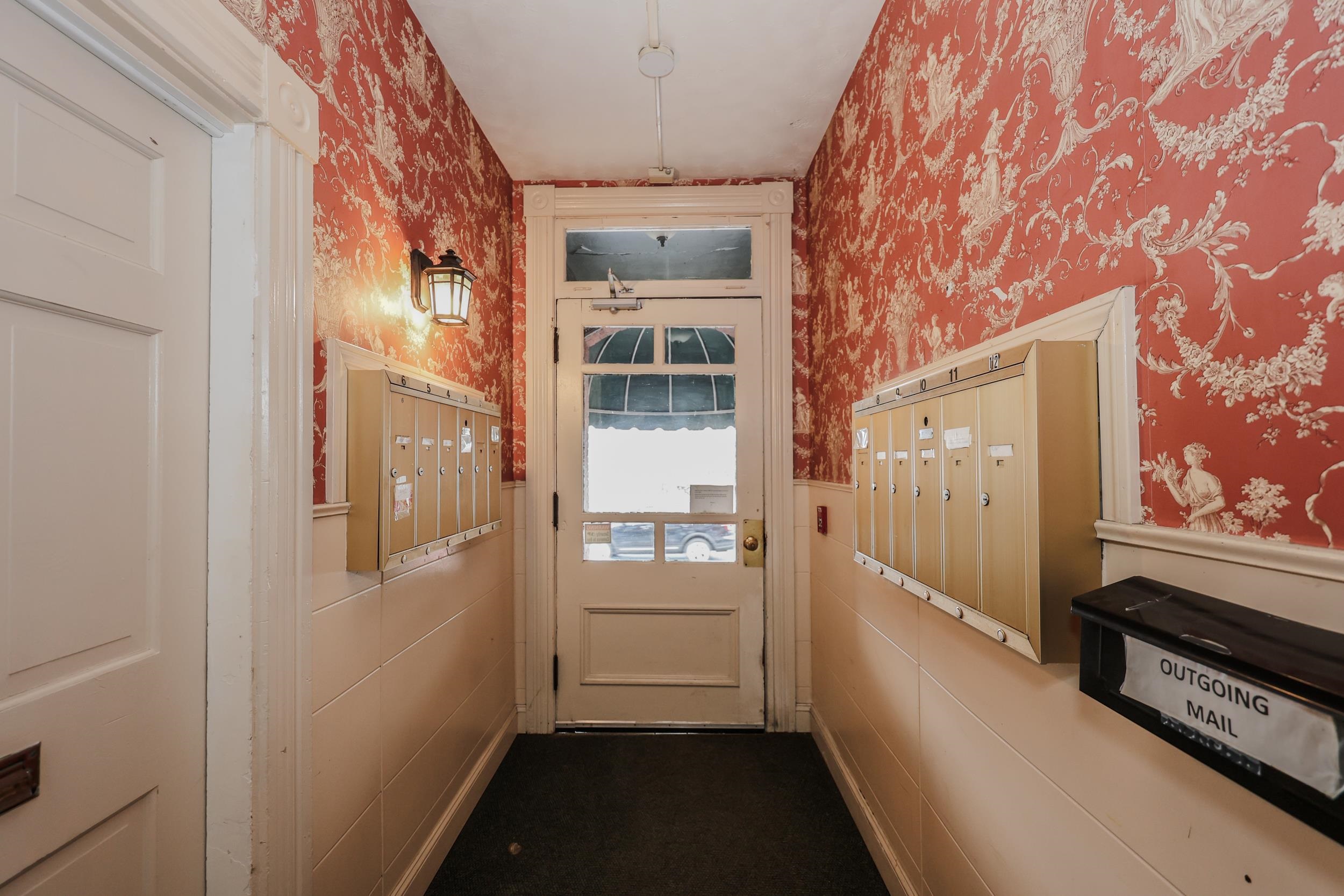 97 Bridge Street, Unit 9 Manchester, NH 03101 - Photo 31 of 35