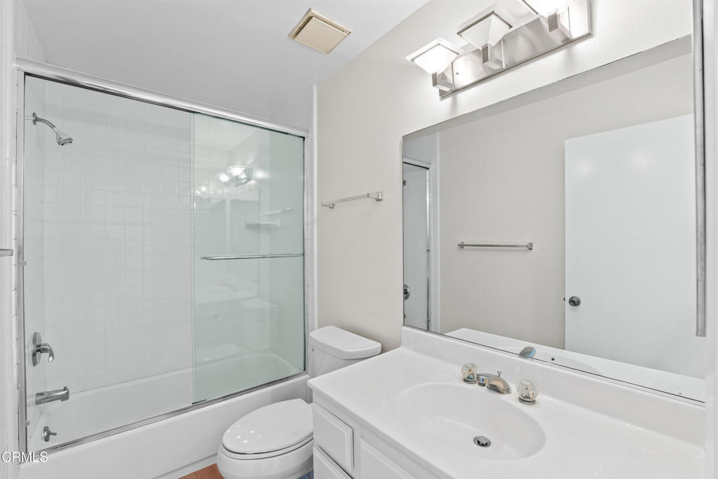 4630 Eastbourne Bay Oxnard, CA 93035 - Photo 10 of 18