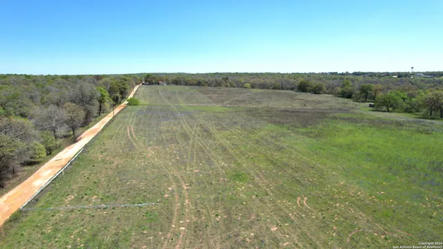 $325,000 | 13746 Farm To Market Road 539, La Vernia, TX 78121