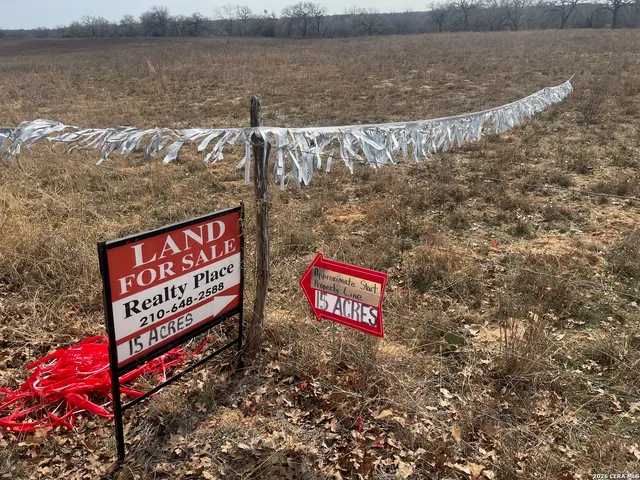 $325,000 | 13746 Farm To Market Road 539, La Vernia, TX 78121