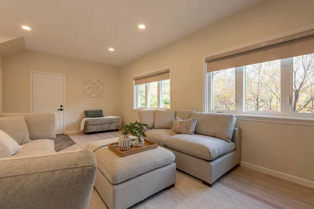 $570,000 | 16 Laurel Court, Nashua, NH 03062